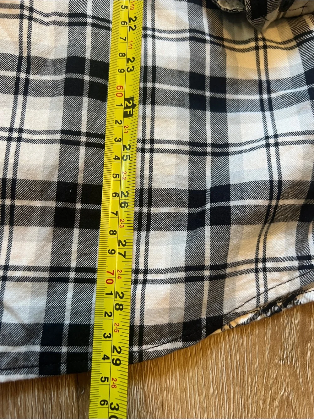 Banana Republic Ultra Soft Flannel Men's Black and White Plaid Button-Up Shirt L